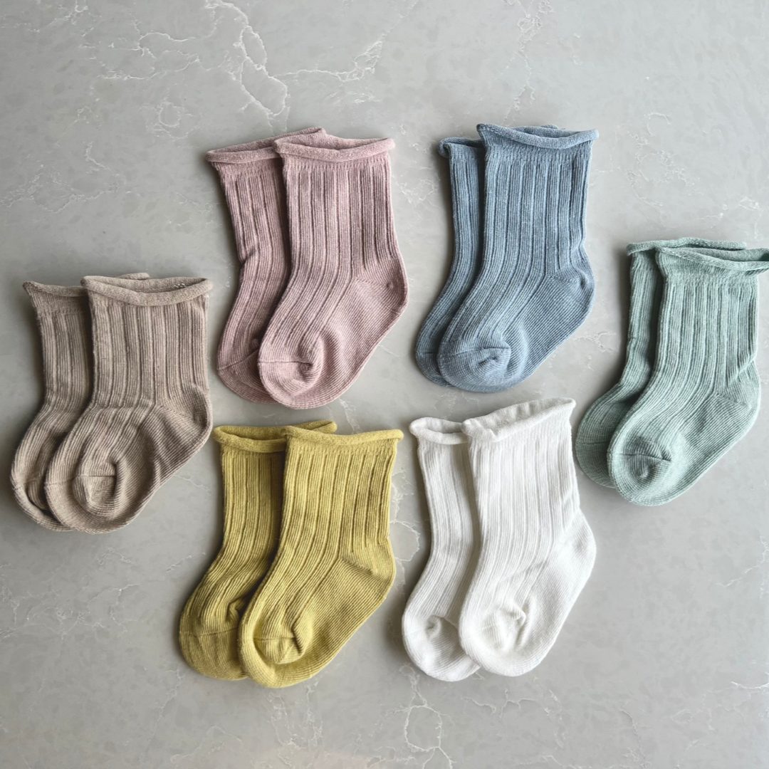 6 different colours socks