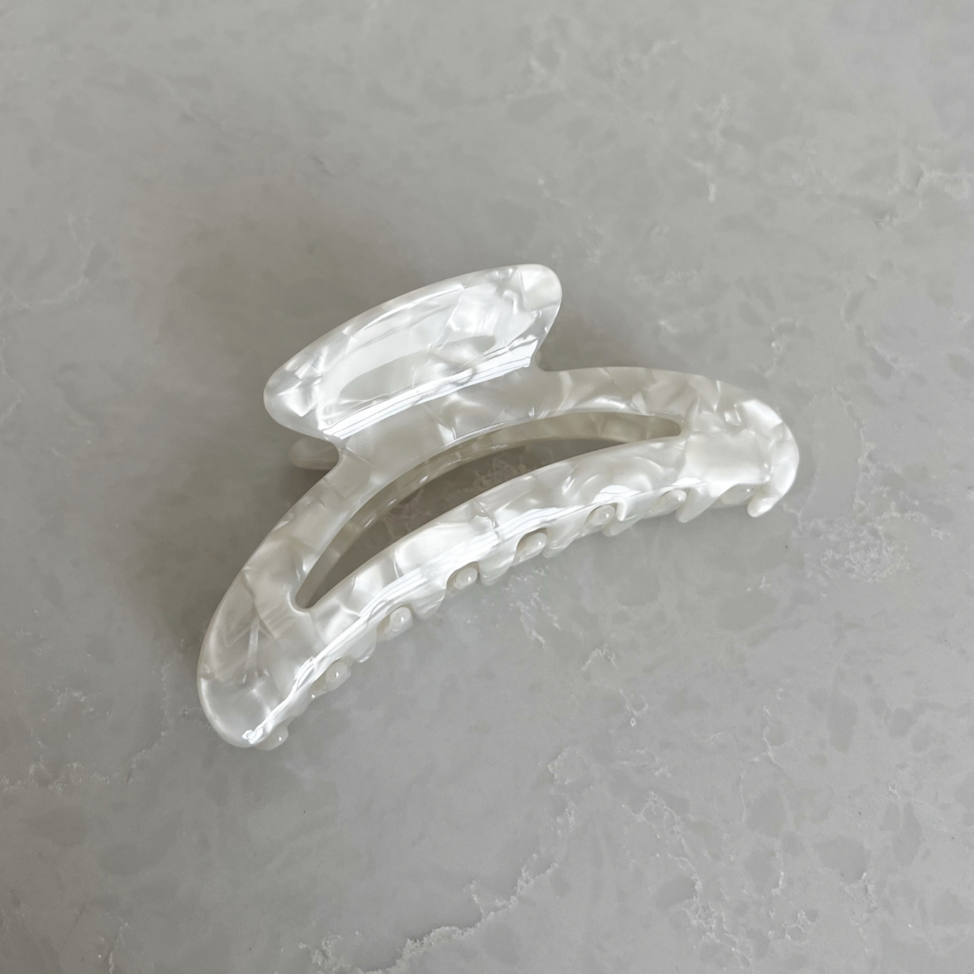 white Pearl clip